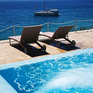 Bella Vista House Apartments, Hot Pool And Jacuzzi Apartman